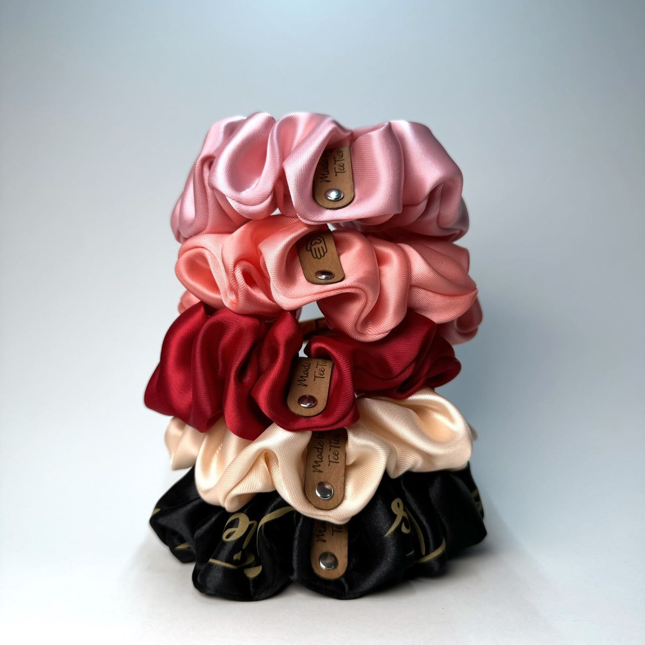 2 max scrunchies