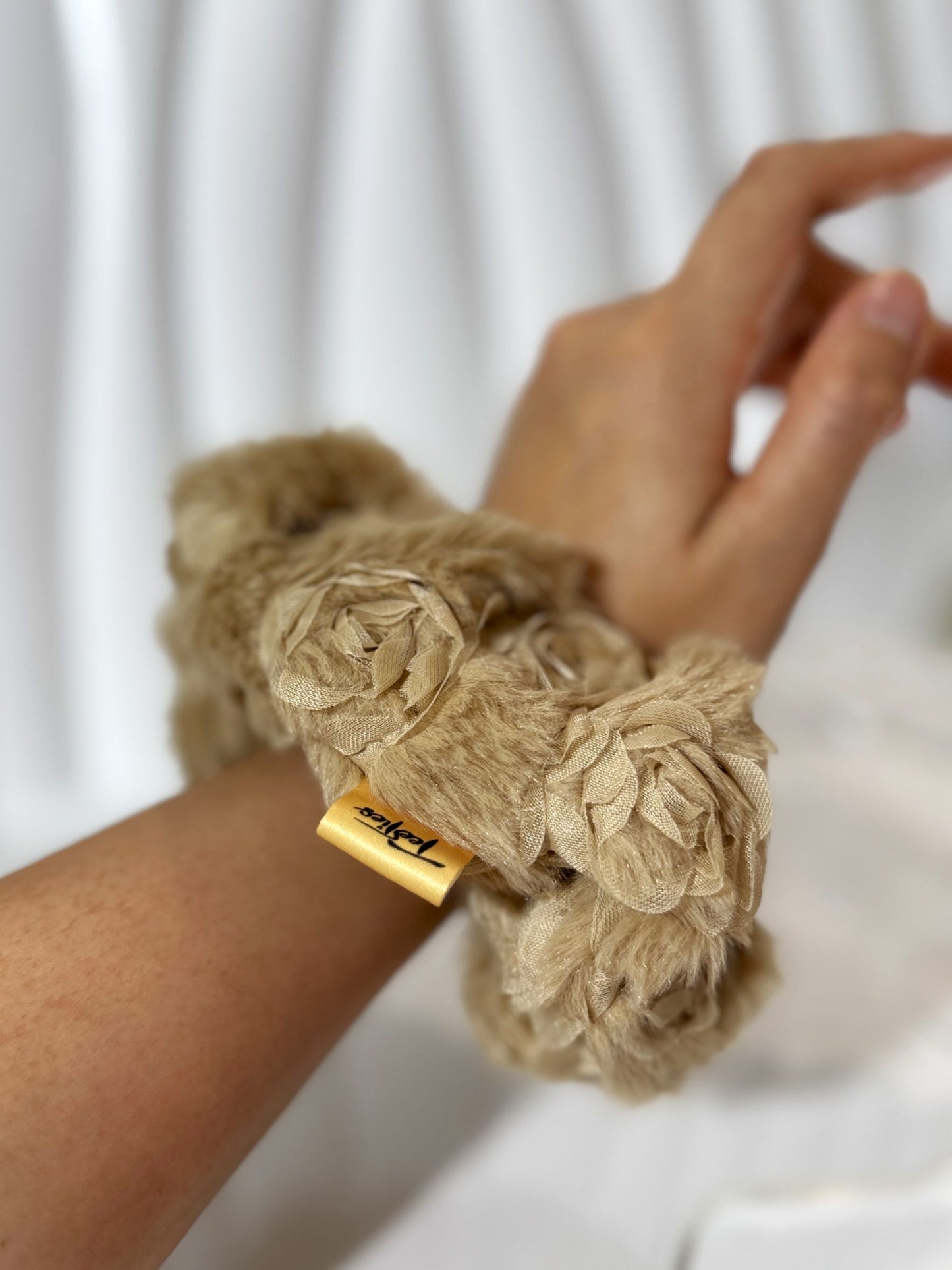 XL - Cottonball | Openable Scrunchies
