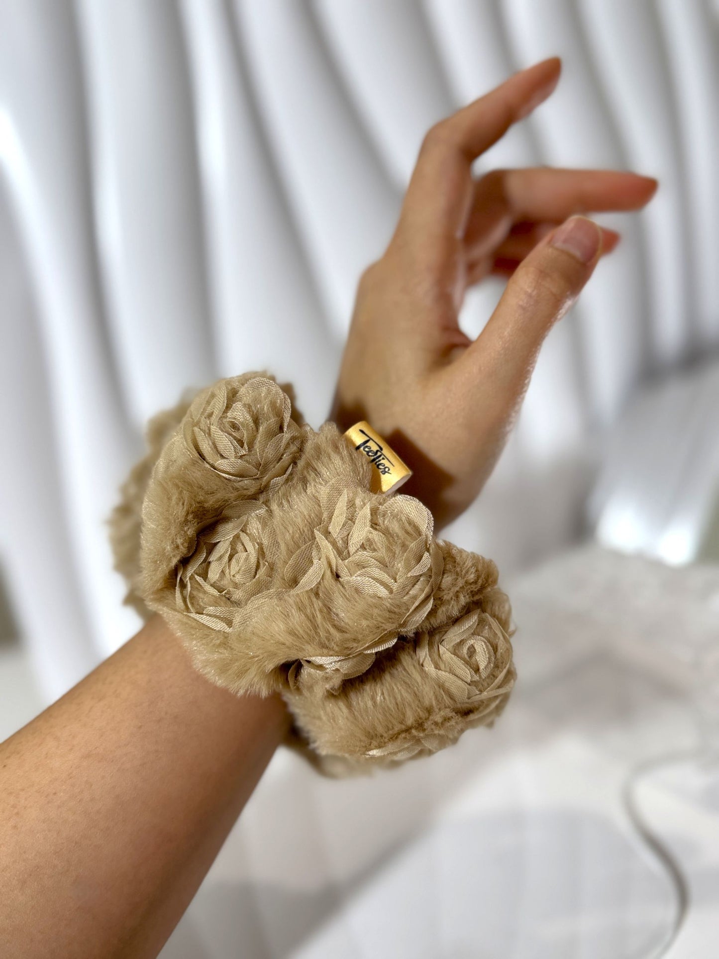 XL - Cottonball | Openable Scrunchies