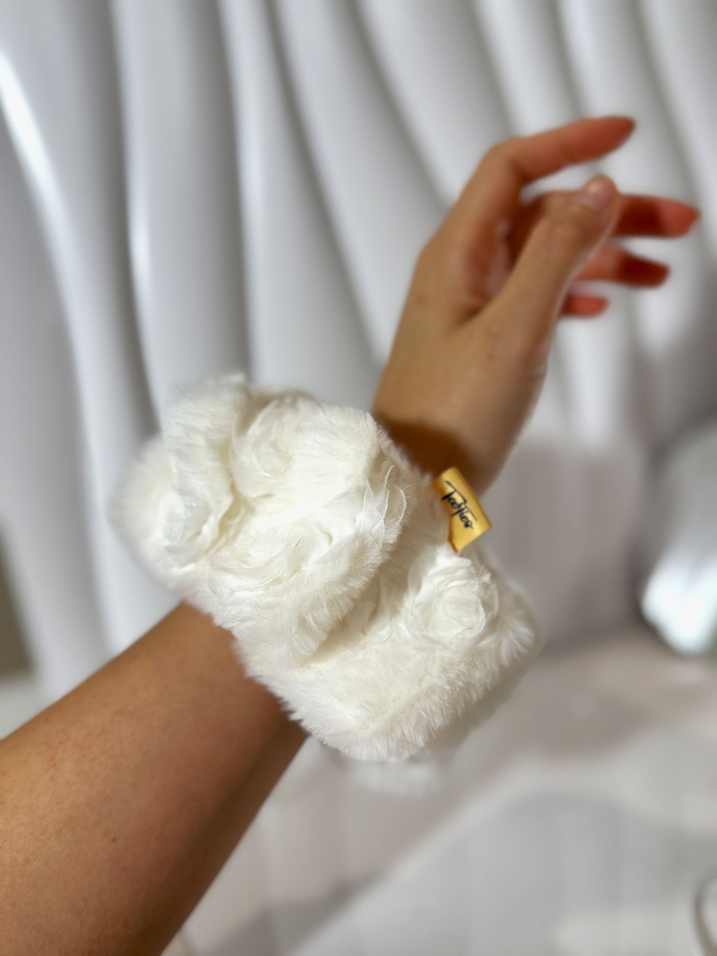 XL - Cottonball | Openable Scrunchies